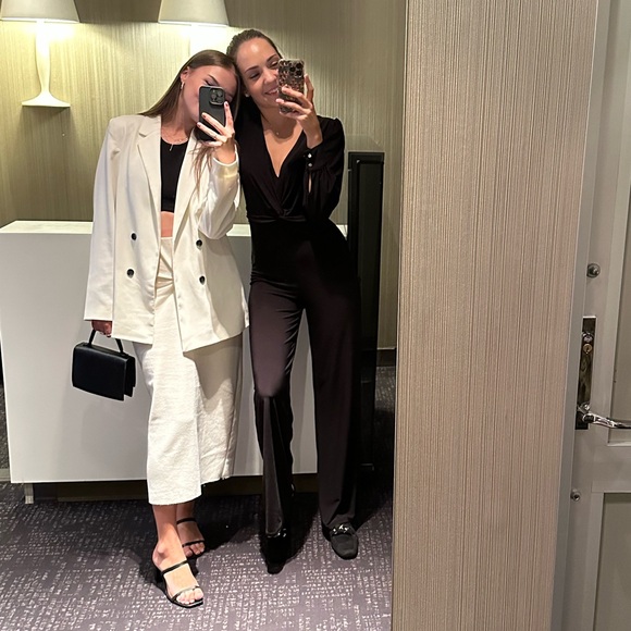 Mohito Detailed Black V-neck Wide Leg Jumpsuit Dressy Classy / Size Small - Picture 3 of 11